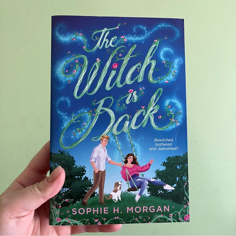 📚 4/25$ 📚 The Witch is Back Book